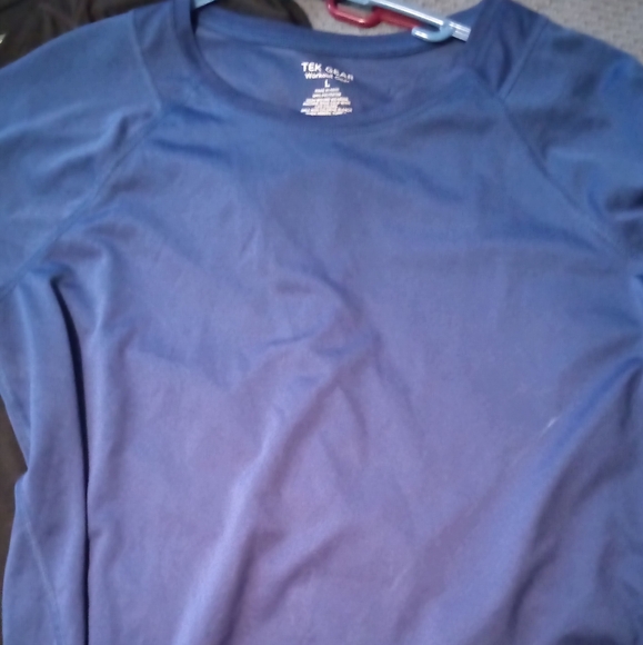 2 size Large Tek Gear tops - Picture 4 of 5